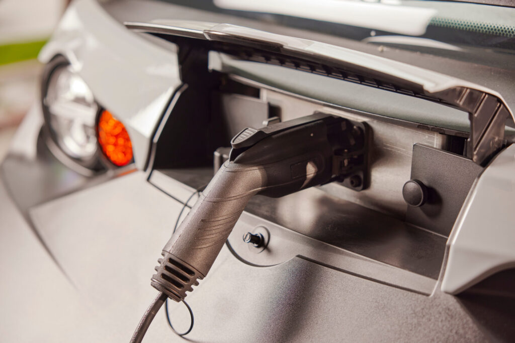 GEM-charging-Arctic-Frost-standard-charger-close-up-MY24-7997x5334-42b892f